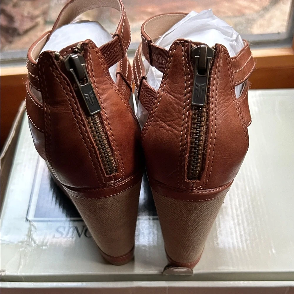 Frye NWT Women's Brown Leather & Kaki Fabric Wedge Sandals Size8.5M;Original Box